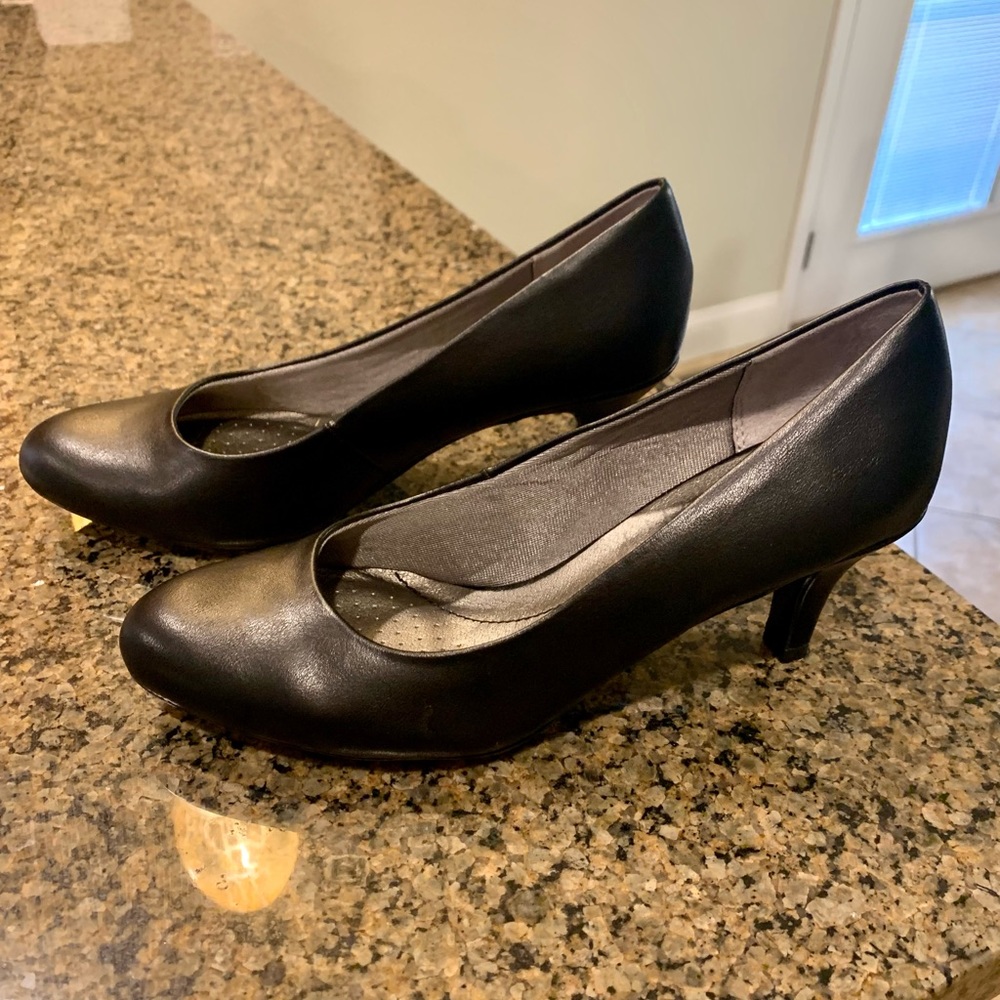 Life Stride Parigi Pumps, women’s size 8, black